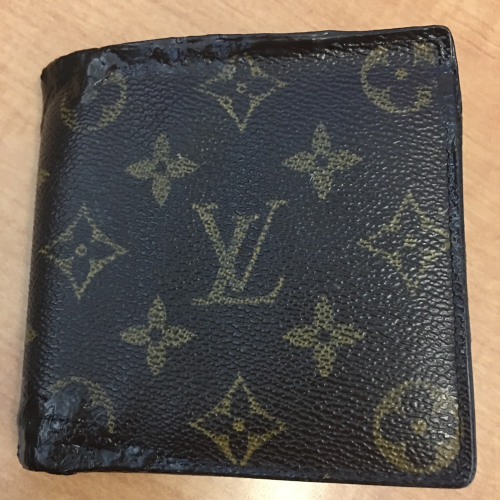 Authentic Louis Vuitton Men’s Wallet